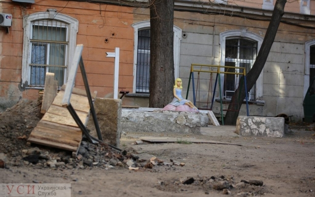 Воронцовский переулок снова превратилась в сплошную парковку Фото № 5 Воронцовский переулок снова превратилась в сплошную парковку Фото № 5