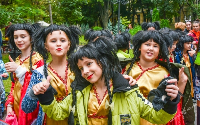 В Горсаду с размахом отпраздновали День Институтов Конфуция (ФОТО) Фото № 1 В Горсаду с размахом отпраздновали День Институтов Конфуция (ФОТО) Фото № 1