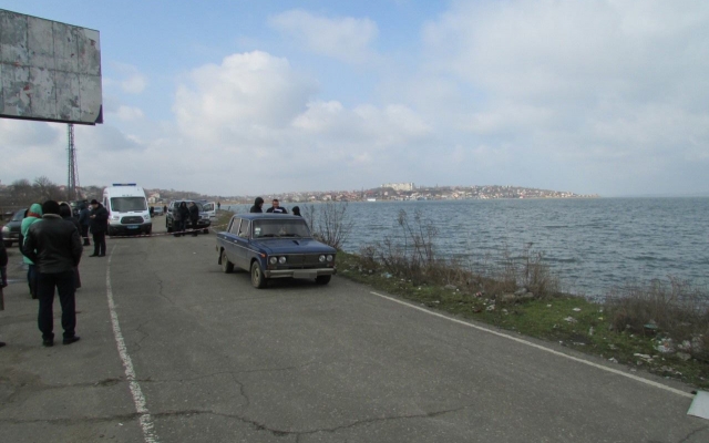 В Усатово обнаружили автомобиль с трупом внутри (ФОТО) Фото № 1 В Усатово обнаружили автомобиль с трупом внутри (ФОТО) Фото № 1