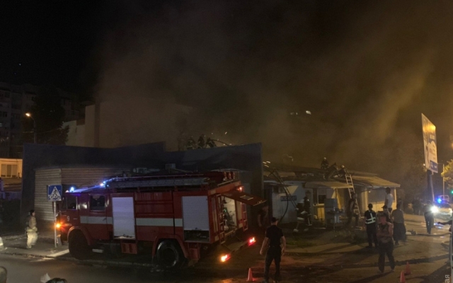 В спальном районе Одессы горела кальянная (ФОТО) Фото № 0 В спальном районе Одессы горела кальянная (ФОТО) Фото № 0