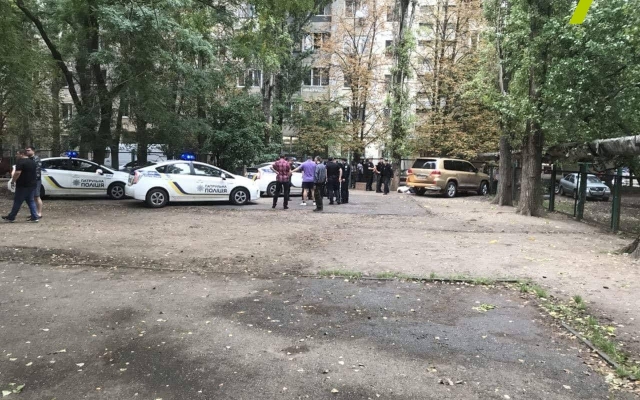 В Одессе владелец эвакуированного кроссовера избил охранника штрафплощадки (ФОТО) Фото № 2 В Одессе владелец эвакуированного кроссовера избил охранника штрафплощадки (ФОТО) Фото № 2