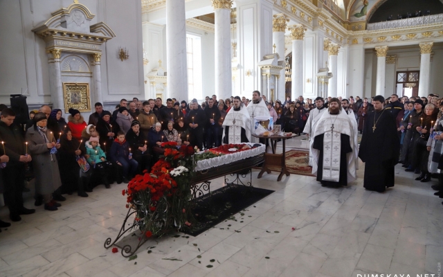 В Одессе проводили в последний путь погибшего спасателя Сергея Шатохина. Фото № 0 В Одессе проводили в последний путь погибшего спасателя Сергея Шатохина. Фото № 0