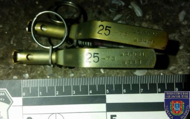 Опасная находка: две коробки с боеприпасами неизвестные выбросили в альфатер Фото № 0 Опасная находка: две коробки с боеприпасами неизвестные выбросили в альфатер Фото № 0