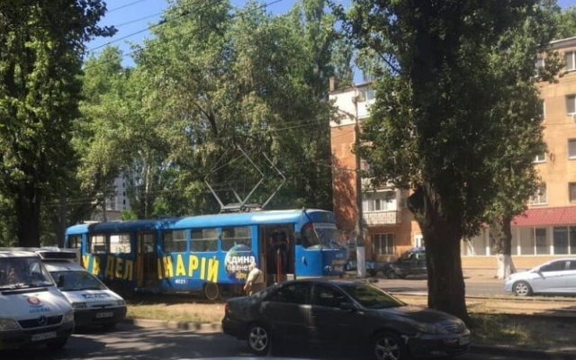 В Одессе трамвай наехал на пешехода Фото № 0 В Одессе трамвай наехал на пешехода Фото № 0