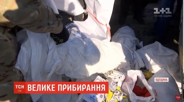 Активисты собрали в Одесской области 30 тонн мусора Фото № 0 Активисты собрали в Одесской области 30 тонн мусора Фото № 0