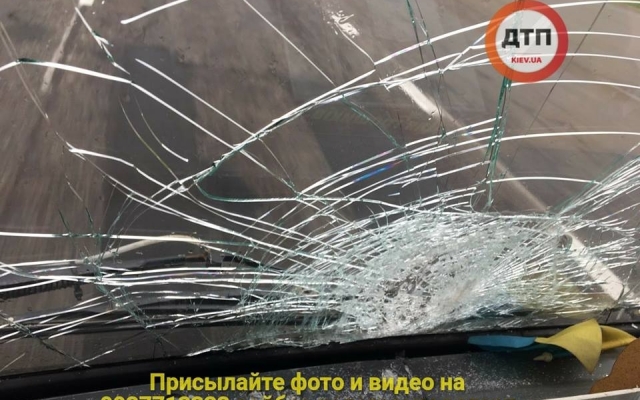 Хулиганы бросают камни в машины, проезжающие по Одесской трассе, — Соцсети (ФОТО) Фото № 2 Хулиганы бросают камни в машины, проезжающие по Одесской трассе, — Соцсети (ФОТО) Фото № 2