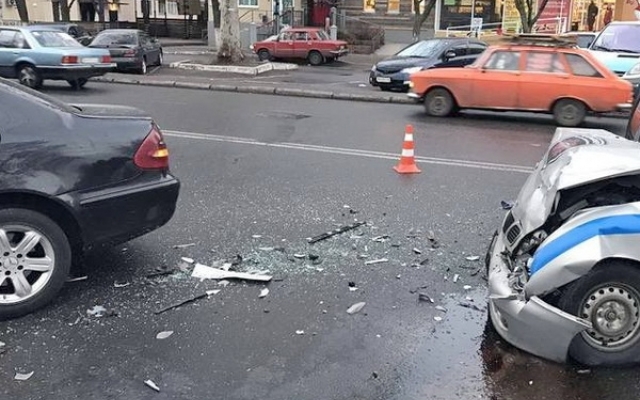 Три человека пострадали в результате аварии на Таирово Фото № 3 Три человека пострадали в результате аварии на Таирово Фото № 3