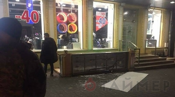 В центре города возле турецкого клуба две группы парней устроили драку со стрельбой Фото № 1 В центре города возле турецкого клуба две группы парней устроили драку со стрельбой Фото № 1