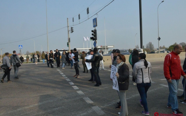В Затоке вновь состоялась акция протеста (ФОТО) Фото № 3 В Затоке вновь состоялась акция протеста (ФОТО) Фото № 3