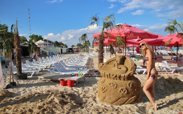 Взрослые и дети лепили из песка: в Одессе прошёл Odessa Sand Fest Фото № 1 Взрослые и дети лепили из песка: в Одессе прошёл Odessa Sand Fest Фото № 1