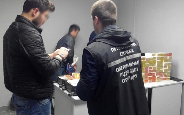 В Одесской области задержали банду контрабандистов с товаром более, чем на 70 тысяч гривен (ФОТО, ВИДЕО) Фото № 3 В Одесской области задержали банду контрабандистов с товаром более, чем на 70 тысяч гривен (ФОТО, ВИДЕО) Фото № 3