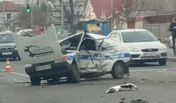 Подробности шокирующей аварии на Щорса, водитель скончался в больнице Фото № 0 Подробности шокирующей аварии на Щорса, водитель скончался в больнице Фото № 0