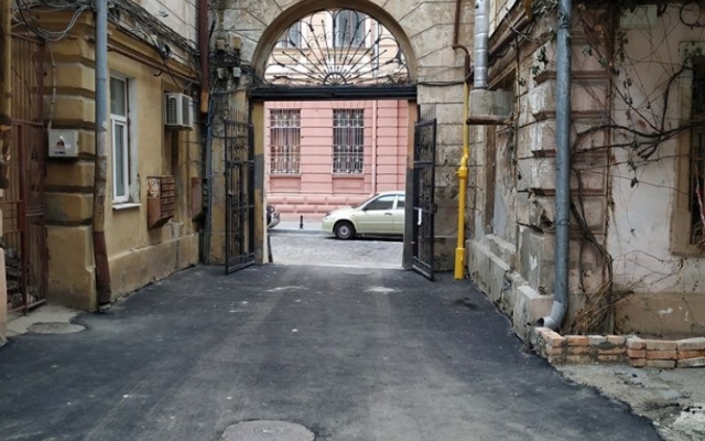 Руководитель управления охраны памятников отклонил проект восстановления старинного одесского двора Фото № 1 Руководитель управления охраны памятников отклонил проект восстановления старинного одесского двора Фото № 1