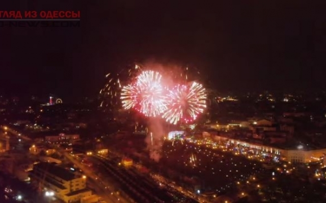 Как выглядел одесский новогодний салют с высоты (ФОТО, ВИДЕО) Фото № 3 Как выглядел одесский новогодний салют с высоты (ФОТО, ВИДЕО) Фото № 3
