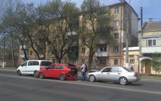 Тройное ДТП на Водопроводной (ФОТО) Фото № 1 Тройное ДТП на Водопроводной (ФОТО) Фото № 1