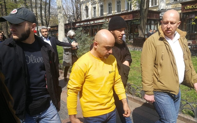 В Одессе облили нечистотами Мустафу Найема Фото № 2 В Одессе облили нечистотами Мустафу Найема Фото № 2