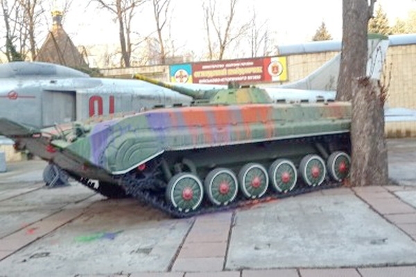 Вандалы изуродовали экспонат военно-исторического музея Фото № 0 Вандалы изуродовали экспонат военно-исторического музея Фото № 0
