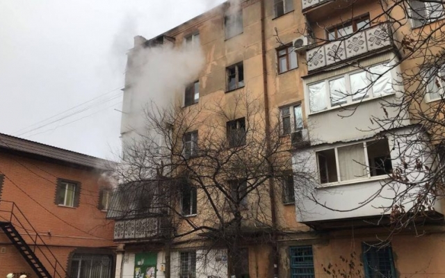 Из пожара в одесской пятиэтажке спасли троих человек (ФОТО) Фото № 1 Из пожара в одесской пятиэтажке спасли троих человек (ФОТО) Фото № 1