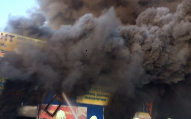 Пожар в торговом павильоне, есть пострадавшие Фото № 0 Пожар в торговом павильоне, есть пострадавшие Фото № 0