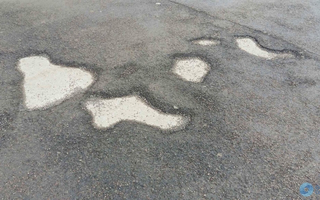 Одесские дорожники положили асфальт вокруг припаркованных автомобилей (ФОТО) Фото № 5 Одесские дорожники положили асфальт вокруг припаркованных автомобилей (ФОТО) Фото № 5