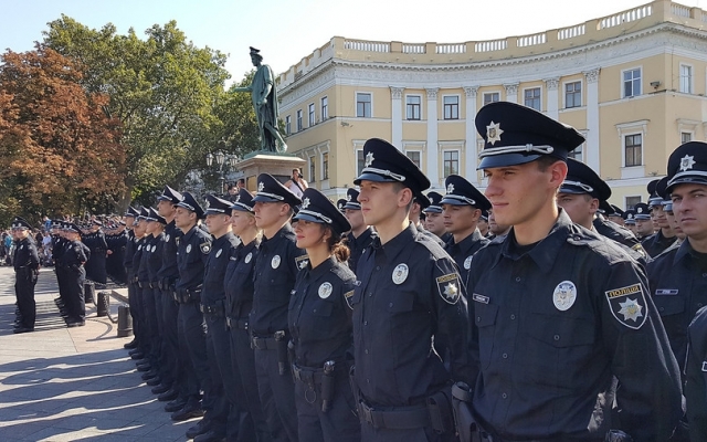 На период праздников в Одессе и области усилится полицейский патруль Фото № 0 На период праздников в Одессе и области усилится полицейский патруль Фото № 0