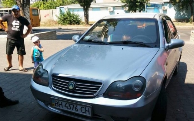 В Одессе автохам напал на прохожих, которые сделали ему замечание Фото № 0 В Одессе автохам напал на прохожих, которые сделали ему замечание Фото № 0