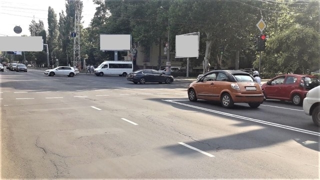 На Краснова обновили дорожную разметку Фото № 2 На Краснова обновили дорожную разметку Фото № 2