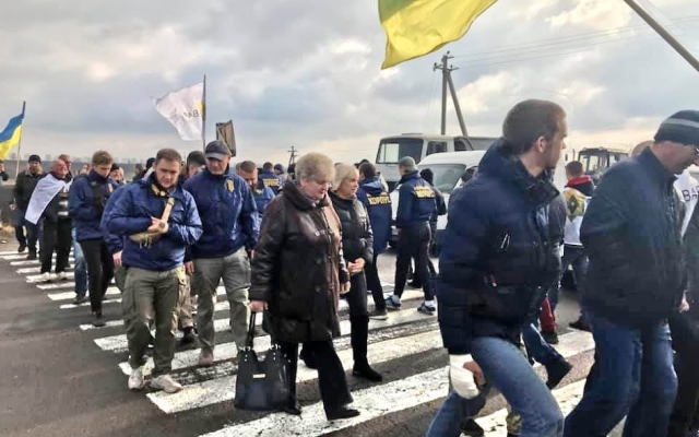 Утром одесские сельхозпроизводители перекрыли трассу Киев - Одесса Фото № 2 Утром одесские сельхозпроизводители перекрыли трассу Киев - Одесса Фото № 2