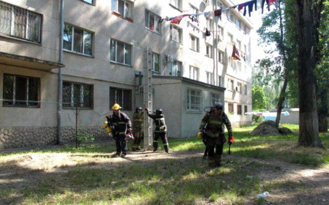 Одесские пожарные спасли трёх человек из горящей квартиры (ФОТО, ВИДЕО) Фото № 0 Одесские пожарные спасли трёх человек из горящей квартиры (ФОТО, ВИДЕО) Фото № 0