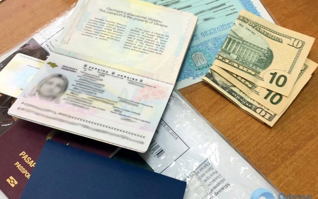 Черноморск: супруги попытались нелегально провезти малолетнего ребёнка в Турцию (ФОТО) Фото № 1 Черноморск: супруги попытались нелегально провезти малолетнего ребёнка в Турцию (ФОТО) Фото № 1