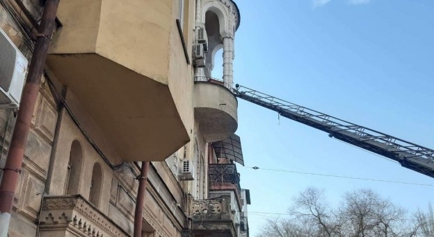 Неравнодушные одесситы предотвратили пожар в центре города (ФОТО) Фото № 2 Неравнодушные одесситы предотвратили пожар в центре города (ФОТО) Фото № 2