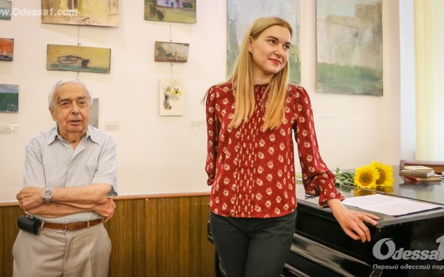 В Одессе меняли книги на картины (ФОТО) Фото № 7 В Одессе меняли книги на картины (ФОТО) Фото № 7
