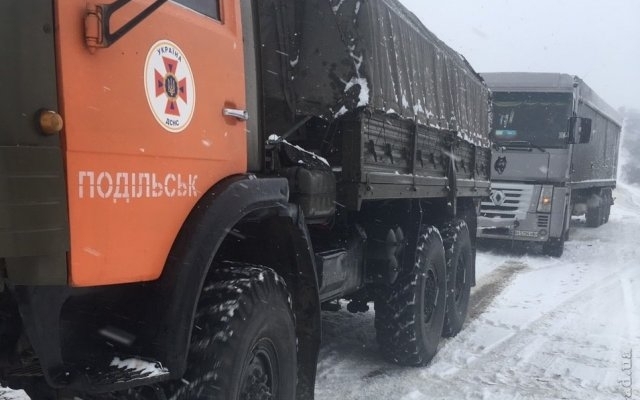В Одесской области большегруз слетел в кювет Фото № 1 В Одесской области большегруз слетел в кювет Фото № 1
