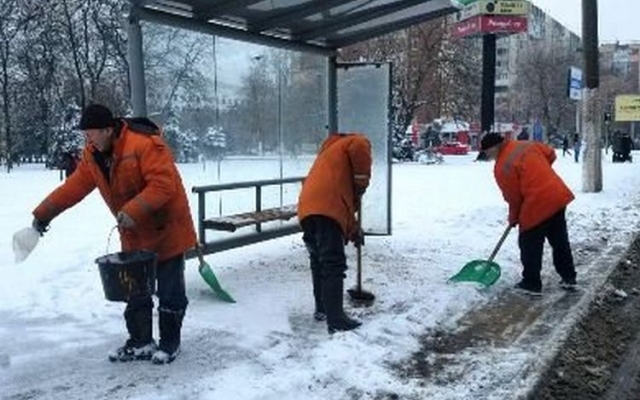 Улицы города от снега расчищает спецтехника Фото № 10 Улицы города от снега расчищает спецтехника Фото № 10