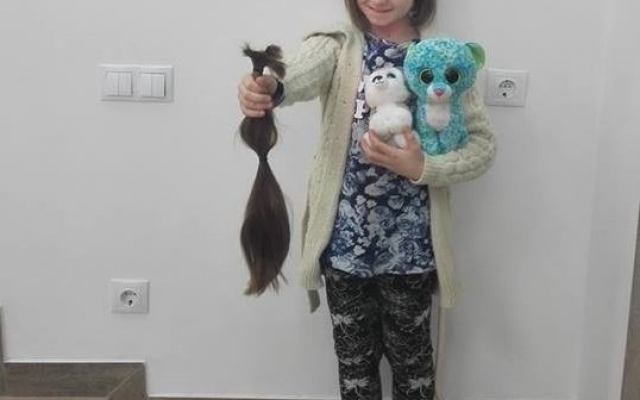 Примеру 8-летней одесситки, пожертвовавшей волосы для онкобольных детей, последовали ещё 6 человек Фото № 0 Примеру 8-летней одесситки, пожертвовавшей волосы для онкобольных детей, последовали ещё 6 человек Фото № 0