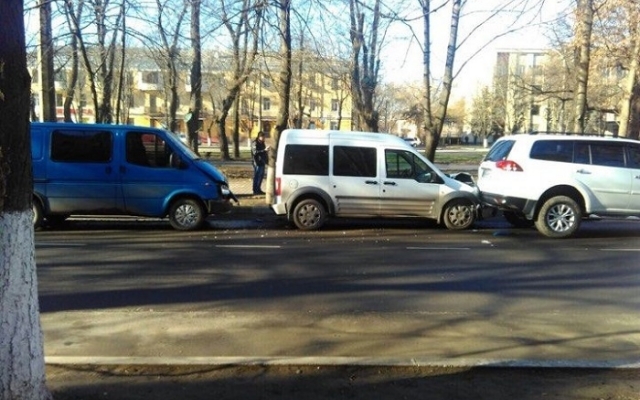 В Измаиле произошло ДТП с участием трех автомобилей Фото № 1 В Измаиле произошло ДТП с участием трех автомобилей Фото № 1