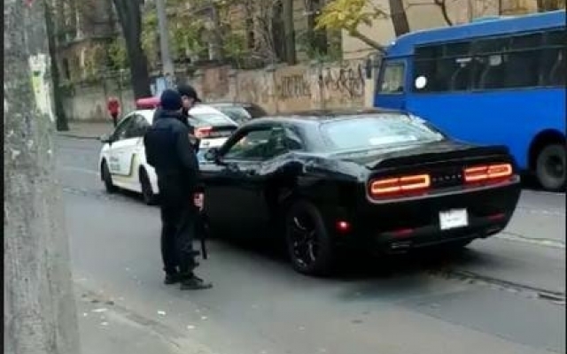 Одесский автохам обматерил полицейских в присутствии ребёнка (ВИДЕО) Фото № 0 Одесский автохам обматерил полицейских в присутствии ребёнка (ВИДЕО) Фото № 0
