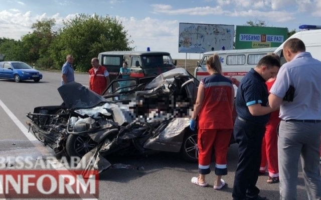 В ДТП на трассе Одесса-Рени погибло четверо, в том числе и ребёнок (ФОТО) Фото № 4 В ДТП на трассе Одесса-Рени погибло четверо, в том числе и ребёнок (ФОТО) Фото № 4