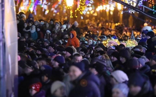 Новый год на Думской площади встречали 45 тысяч человек Фото № 12 Новый год на Думской площади встречали 45 тысяч человек Фото № 12
