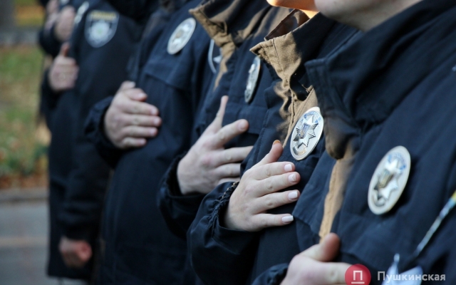 В Одессе маршировали будущие полицейские (ФОТО, ВИДЕО) Фото № 12 В Одессе маршировали будущие полицейские (ФОТО, ВИДЕО) Фото № 12