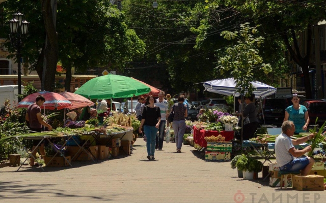Освящённая зелень: в Одессе праздновали Троицу Фото № 2 Освящённая зелень: в Одессе праздновали Троицу Фото № 2