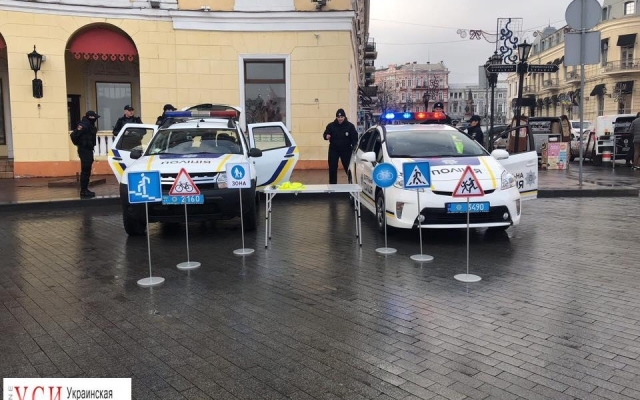 В Одессе рождественский патруль раздаёт сладости Фото № 3 В Одессе рождественский патруль раздаёт сладости Фото № 3