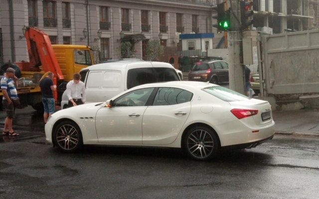 В Одессе Maserati врезался в микроавтобус (ФОТО, ВИДЕО) Фото № 3 В Одессе Maserati врезался в микроавтобус (ФОТО, ВИДЕО) Фото № 3