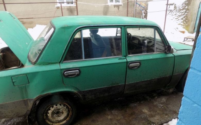 В Одесской области из-за долга мужчине стреляли по колёсам автомобиля Фото № 0 В Одесской области из-за долга мужчине стреляли по колёсам автомобиля Фото № 0