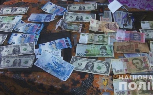 Домушники вынесли из квартиры одесситов ценностей на 100 тысяч гривен (ФОТО, ВИДЕО) Фото № 2 Домушники вынесли из квартиры одесситов ценностей на 100 тысяч гривен (ФОТО, ВИДЕО) Фото № 2