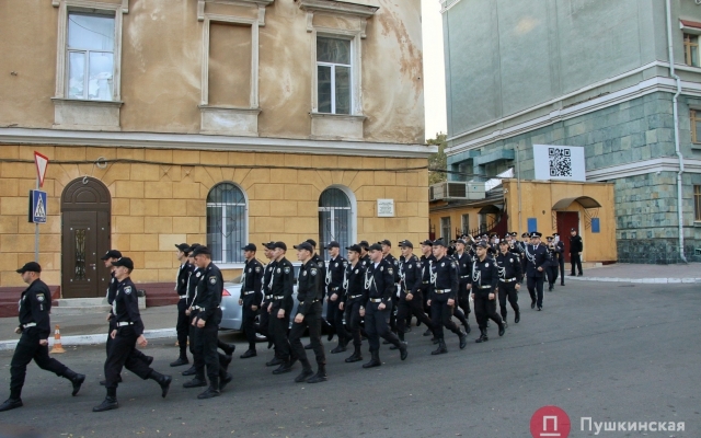 В Одессе маршировали будущие полицейские (ФОТО, ВИДЕО) Фото № 8 В Одессе маршировали будущие полицейские (ФОТО, ВИДЕО) Фото № 8