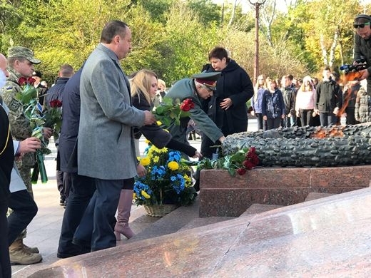Возле Памятника Неизвестному матросу в торжественной обстановке завершилась Вахта Памяти 2017 года Фото № 6 Возле Памятника Неизвестному матросу в торжественной обстановке завершилась Вахта Памяти 2017 года Фото № 6