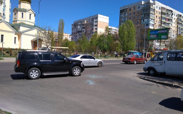 ДТП на Котовского: внедорожник против малолитражки (ФОТО) Фото № 1 ДТП на Котовского: внедорожник против малолитражки (ФОТО) Фото № 1