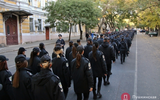 В Одессе маршировали будущие полицейские (ФОТО, ВИДЕО) Фото № 9 В Одессе маршировали будущие полицейские (ФОТО, ВИДЕО) Фото № 9