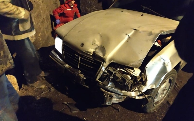 В Одессе иномарка врезалась в забор и сбила трёх пешеходов (ФОТО) Фото № 4 В Одессе иномарка врезалась в забор и сбила трёх пешеходов (ФОТО) Фото № 4